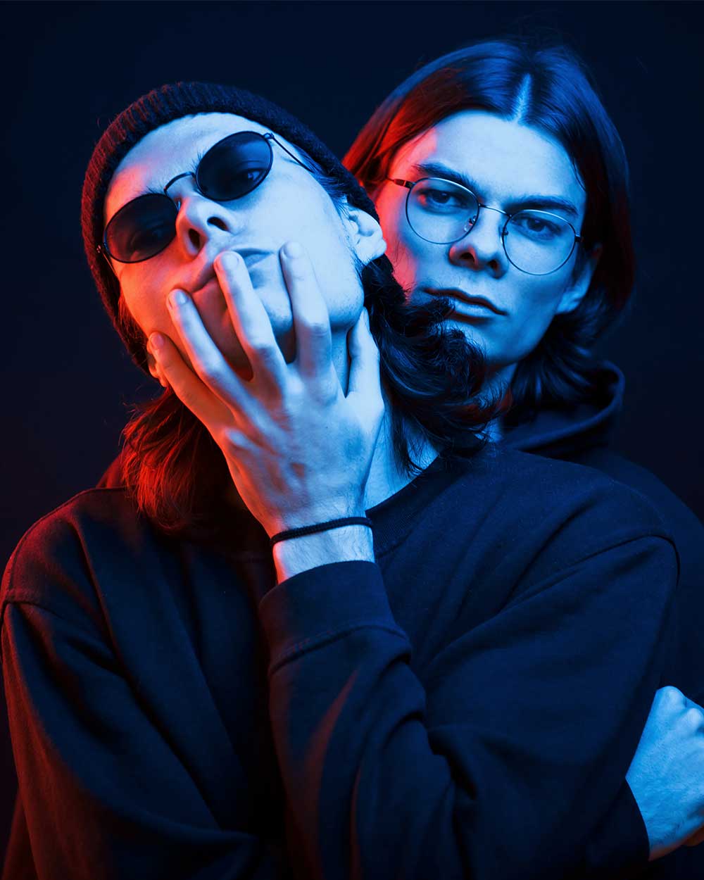 two-people-portrait-of-twin-brothers-studio-shot-i-MAJAU5D.jpg